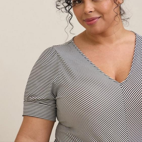 Torrid Plus Size 2 - Studio Crepe V-neck Puff Sleeve Top - Black & White Stripes - Picture 7 of 10